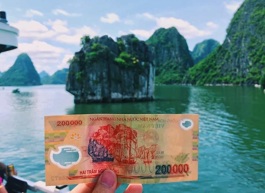 Hòn đỉnh Hương có trên tờ tiền 200 ngàn Việt Nam
