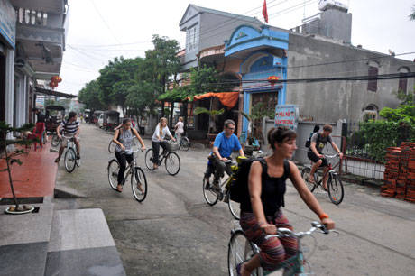 Du lịch Quảng Ninh - đạp xe quanh đảo Quan Lạn - iVIVU.com
