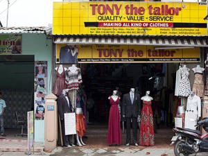 Tony-the-tailor-Hoi-An - iVIVU.com