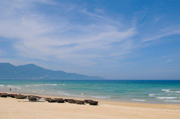 Những bãi biển ở Đà Nẵng dài, đẹp và dịch vụ rất tốt, không có tình trạng "chặt chém" như nhiều nơi khác.