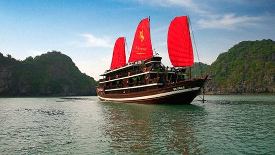 Điểm tên 10 du thuyền lớn nhất Việt Nam