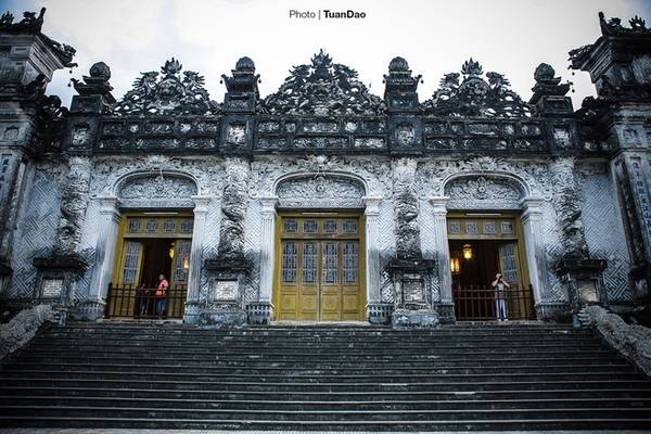 Khu lăng mộ duy nhất pha trộn kiến trúc Đông – Tây ở Huế