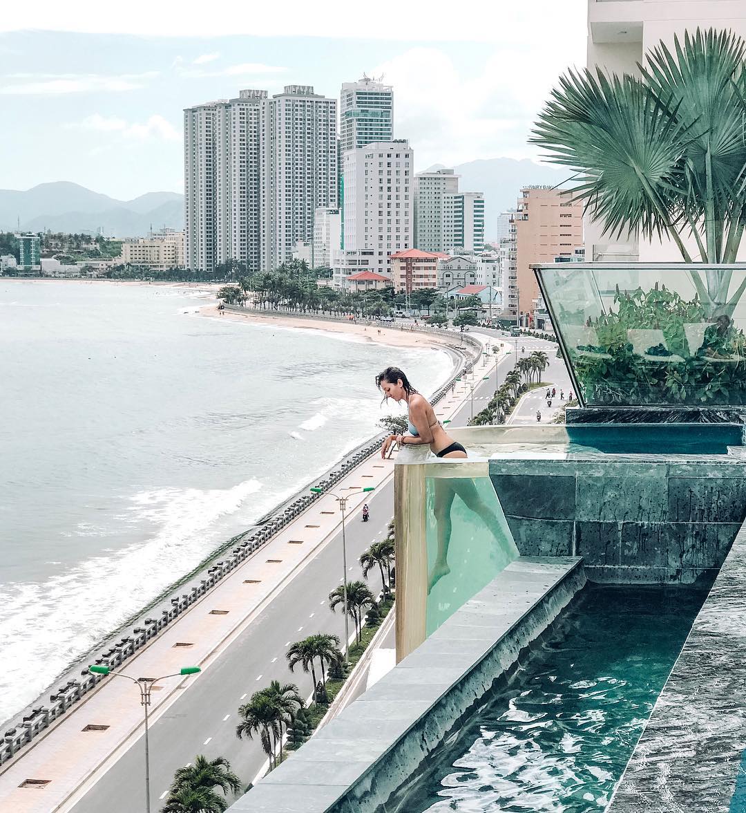 Boton Blue Hotel & Spa – khách sạn có hồ bơi vô cực trên cao siêu đẹp ở Nha Trang