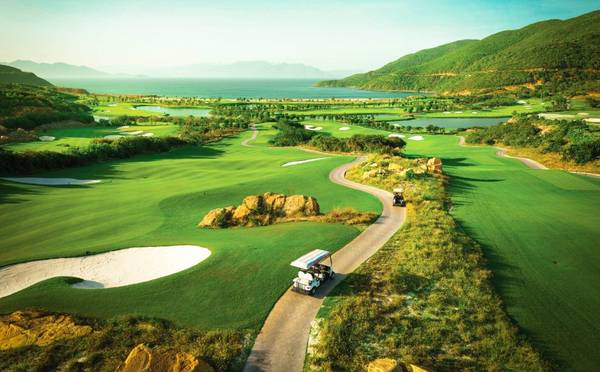 Ở 3N2Đ Vinpearl Golf Land Resort & Villa Nha Trang dịp tết âm bao luôn vé Vinpearl Land không giới hạn chỉ 5.775.000 đồng