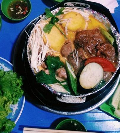 Nầm bò nướng Gầm Cầu dưới chân cầu Long Biên