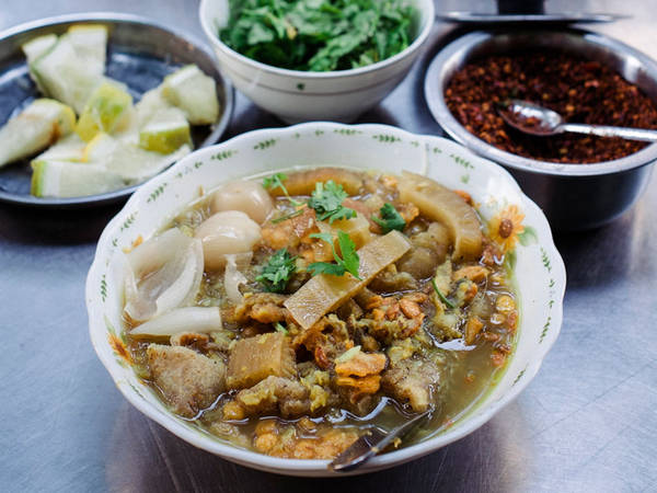 Mohinga: Mohinga là món quốc hồn quốc túy không chính thức của Myanmar