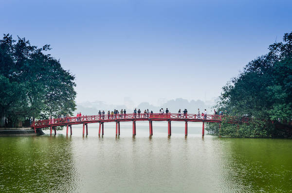 Hồ Hoàn Kiếm biểu tượng lãng mạn của du lịch Hà Nội