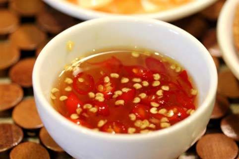 Nước mắm Việt Nam - đặc trưng ẩm thực Việt Nam