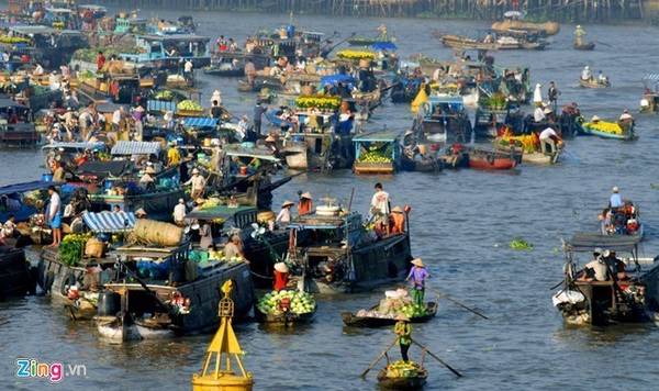 Cần Thơ, vùng đất gạo trắng nước trong, hút khách với những bài ca tài tử trên sông Hậu ở bến Ninh Kiều, ở ngôi nhà cổ, chợ nổi Cái Răng... Ảnh: Nguyễn Quang.