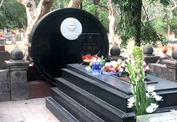 Mộ chị Võ Thị Sáu ở nghĩa trang Hàng Dương
