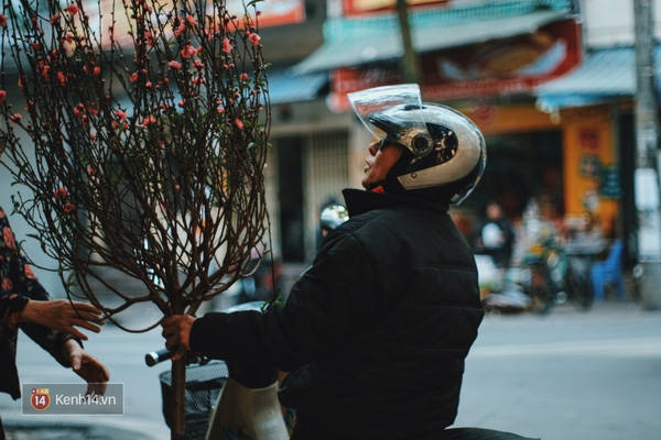Không khí trầm ngâm của Hà Nội cuối năm