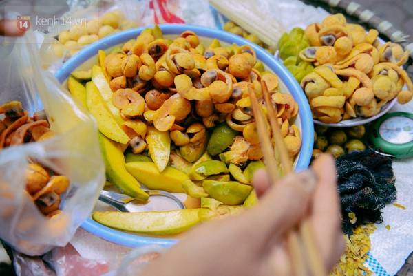 Sấu chín và cốm non đặc trưng của Hà Nội
