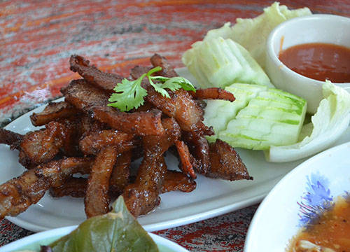 Moo dad diew thịt lợn phơi nắng Bangkok