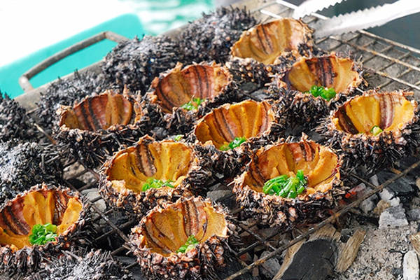 Nhum nướng mỡ hành - đặc sản đảo Nam Du