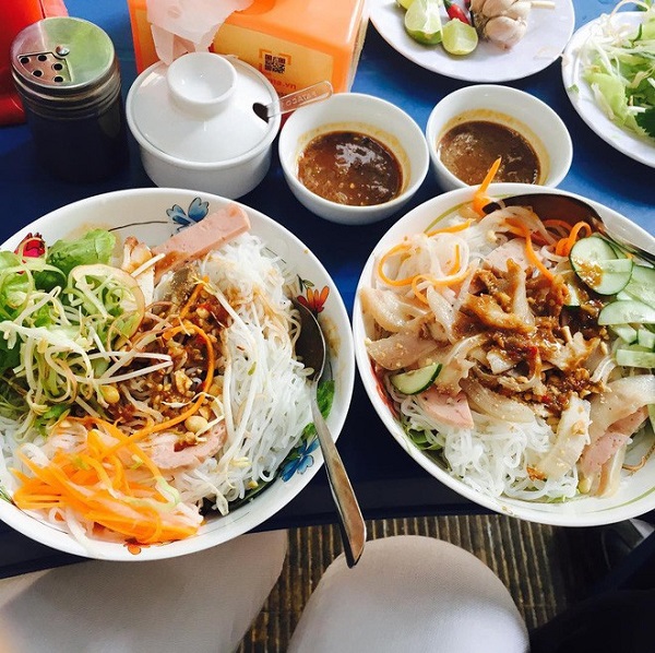 10-mon-an-dan-da-ngon-mien-ban-nhat-dinh-nen-nem-cho-du-khi-den-da-nang-du-lich-tet-nay-ivivu-25 10-mon-an-dan-da-ngon-mien-ban-nhat-dinh-nen-nem-cho-du-khi-den-da-nang-du-lich-tet-nay-ivivu-25