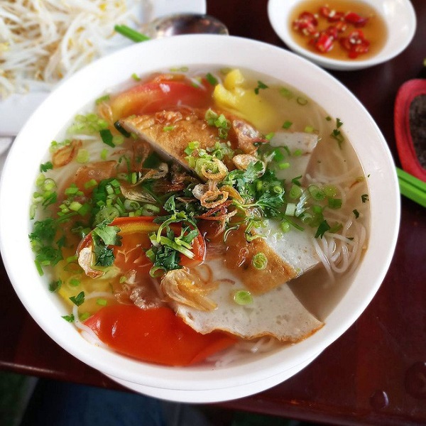 10-mon-an-dan-da-ngon-mien-ban-nhat-dinh-nen-nem-cho-du-khi-den-da-nang-du-lich-tet-nay-ivivu-33 10-mon-an-dan-da-ngon-mien-ban-nhat-dinh-nen-nem-cho-du-khi-den-da-nang-du-lich-tet-nay-ivivu-33