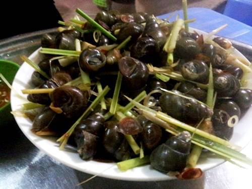 Ốc luộc món ăn đường phố Hà Nội
