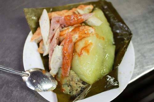 Bánh giò nóng món ăn đường phố Hà Nội