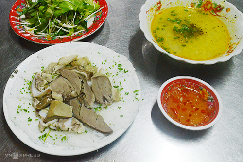 Bánh hỏi lòng heo - món ăn đường phố Quy Nhơn