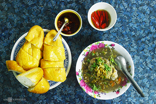 Bánh mì lagu - món ăn đường phố Quy Nhơn
