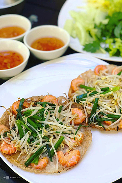 Bánh xèo tôm nhảy - món ăn đường phố Quy Nhơn
