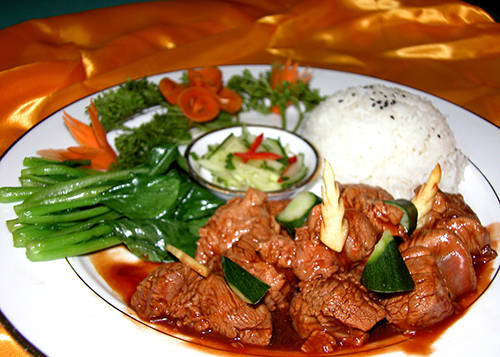 Bai sach chrouk món ăn đường phố Phnom Penh phổ biến cho bữa sáng