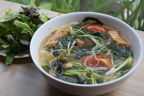 Bún ốc Hà Nội nước giấm bỗng chua dịu