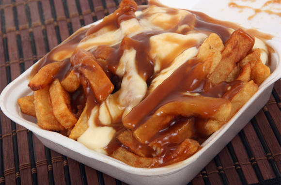 Poutine - Món ăn thế giới giàu calo từ Canada
