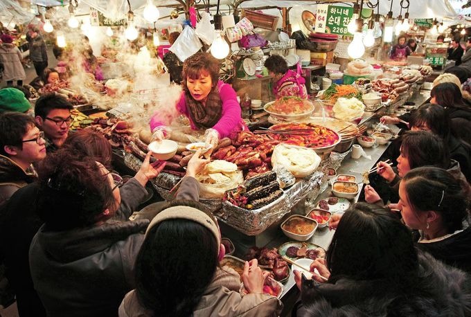 Địa điểm thưởng thức món ăn Hàn Quốc mùa đông tại Seoul như chợ Gwangjang, Tongin, Namdaemun
