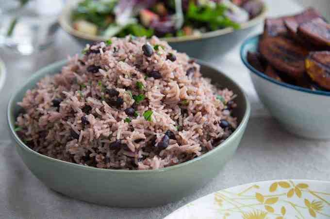 Cơm ngũ cốc (Ogokbap) món ăn Hàn Quốc mùa đông nấu từ gạo nếp, kê, đậu đỏ, đậu đen