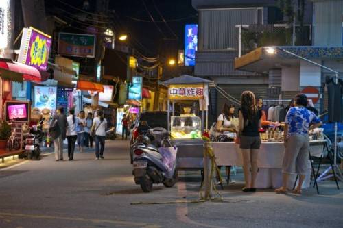 Bianshi tại Hualien: Hualien vốn nổi tiếng với món muaji - loại bánh làm từ gạo nếp, có nhân bên trong là các loại đồ ngọt. Tuy nhiên, địa danh này cũng được biết đến với bianshi, một loại mì vằn thằn với há cảo, thịt lợn và tôm.