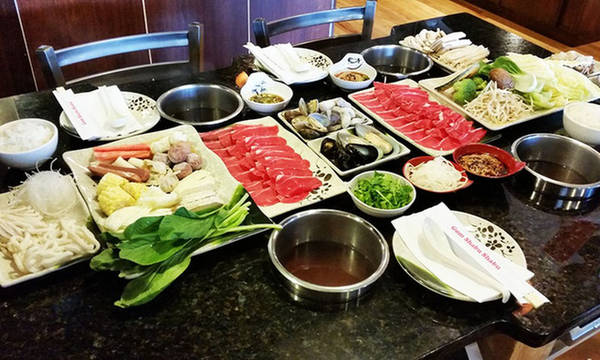 Lẩu shabu-shabu - món ăn Nhật Bản thanh nhẹ. Ảnh: Groupon