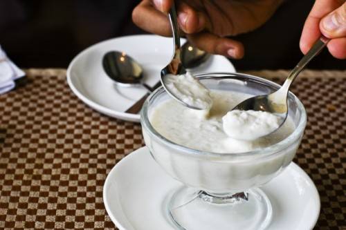 Payasam Một cốc pudding đường sữa của người Ấn Độ có tên là payasam. Đây là món tráng miệng thường có mặt trong những dịp lễ hội và sự kiện lớn ở miền nam Ấn Độ. Gạo hay miến được cho vào nấu sôi, thêm sữa ngọt hoặc nêm nềm với bạch đậu, đào lộn hột, quả hạnh.