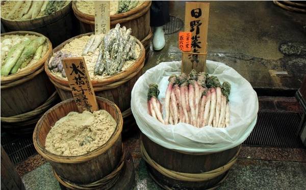 Chirimen Sansho tại chợ Nishiki Kyoto