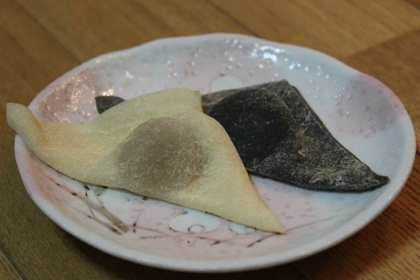 Bánh Yatsuhashi tại Izutsu Yatsuhashi Honkan