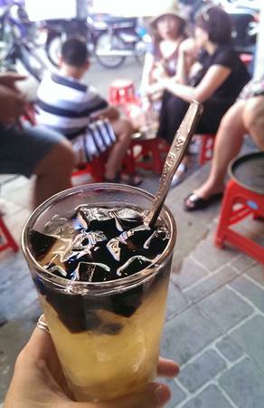 Chè truyền thống món ăn vặt Hà Nội