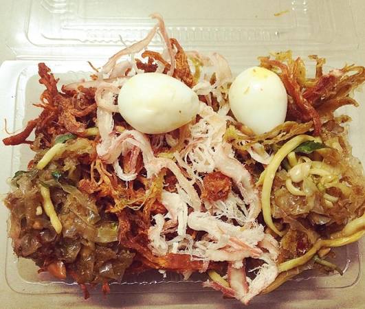 Bánh tráng trộn món ăn vặt Hoàn Kiếm