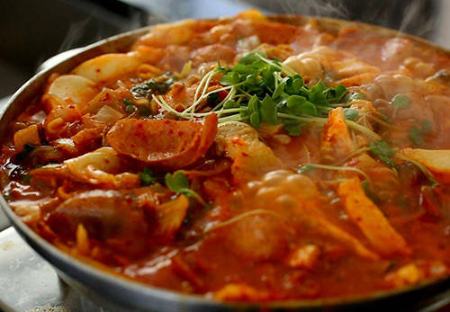 Army Stew - Món cay thế giới của Hàn Quốc