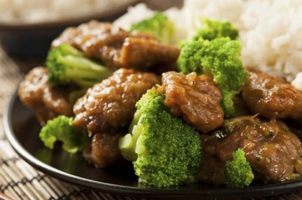 Bò xào bông cải xanh Beef with Broccoli món kiểu Tàu