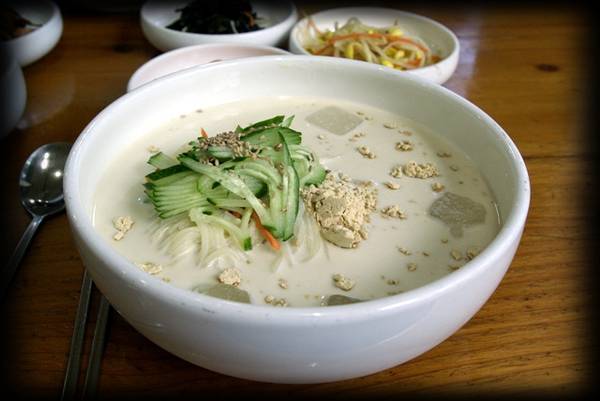 Du lịch Hàn Quốc - Món Kongguksu – Mì sữa đậu nành