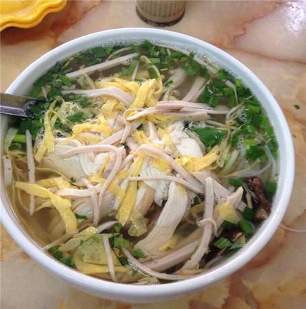 Một bát bún thang đã mắt tại Giảng Võ