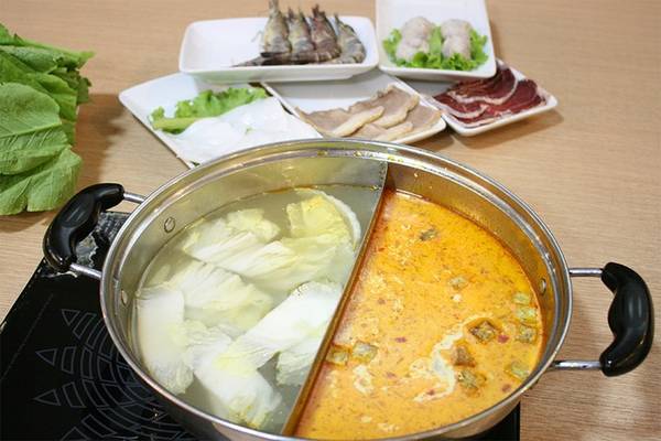 Lẩu uyên ương món Trung Quốc Hà Nội