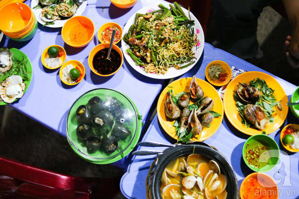 10-quan-binh-dan-cu-don-hang-ra-la-khach-vay-kin-mit-o-sai-gon-ivivu-3 10-quan-binh-dan-cu-don-hang-ra-la-khach-vay-kin-mit-o-sai-gon-ivivu-3