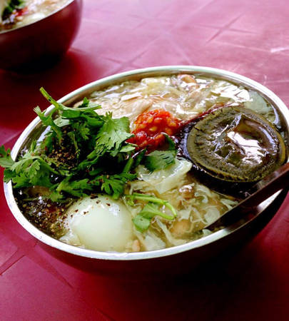 10-quan-binh-dan-cu-don-hang-ra-la-khach-vay-kin-mit-o-sai-gon-ivivu-6 10-quan-binh-dan-cu-don-hang-ra-la-khach-vay-kin-mit-o-sai-gon-ivivu-6