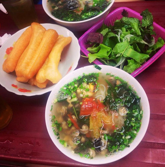 Bún ốc Hà Nội chua cay hấp dẫn