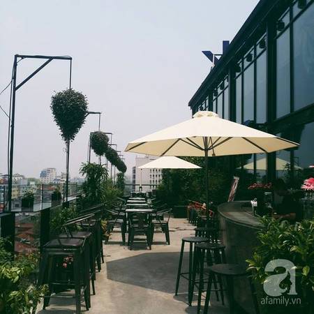 Quán cà phê view cao Terrace Café trên phố Lý Thường Kiệt