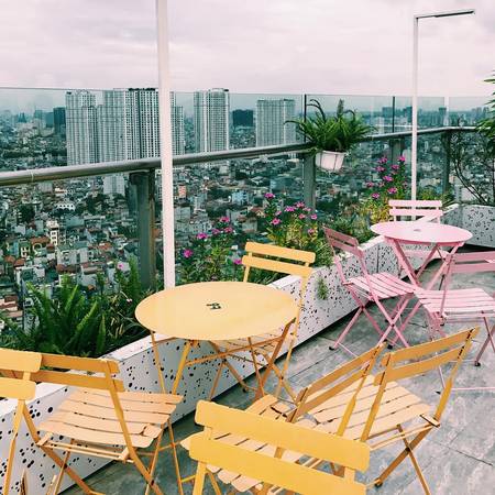 View ngắm Hà Nội từ quán cà phê view cao Trill