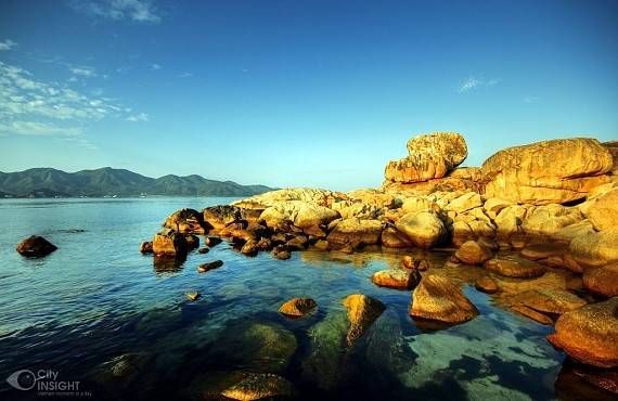 Thắng cảnh Hòn Chồng Nha Trang Khánh Hòa