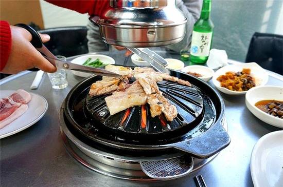 Không gian tiệm thịt nướng Seoul Buam Galbi