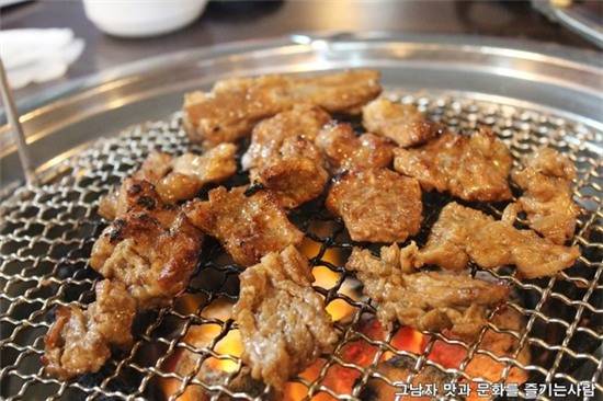 Sutbul Mapo Galbi tiệm thịt nướng Seoul